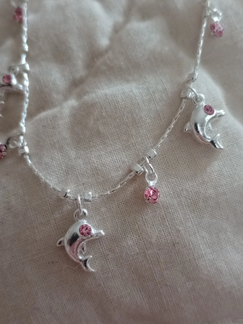 🌷$2 Bundled NWT WEI Gorgeous Silver Dolphin Necklace with Pink Stones - Picture 3 of 9